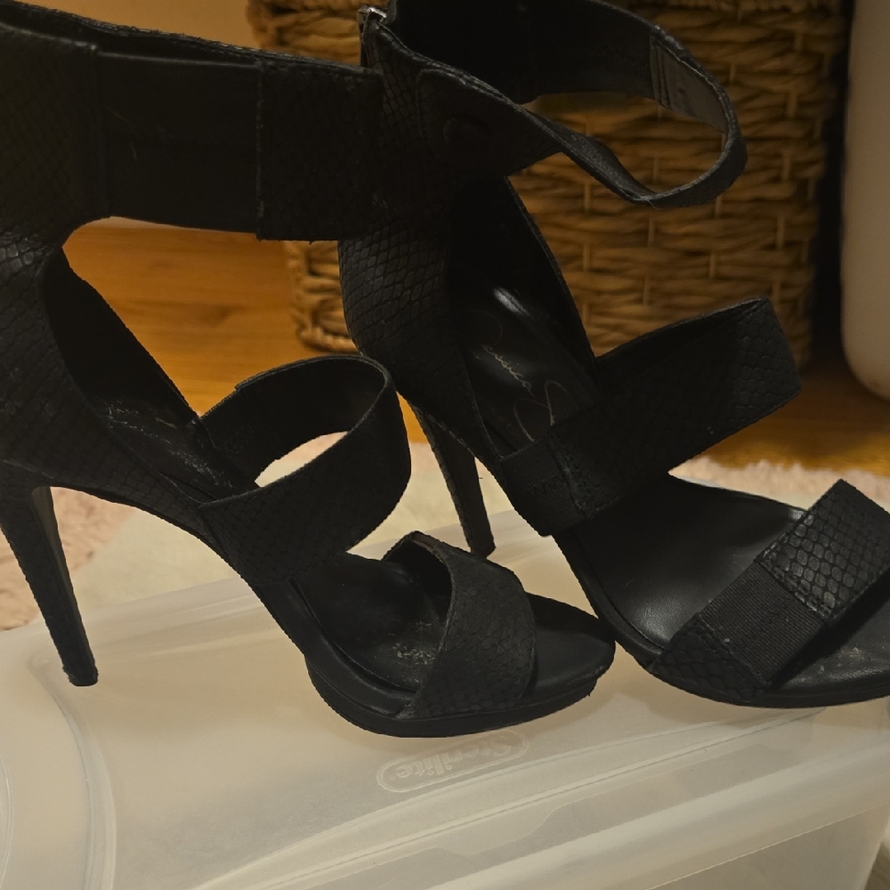 Jessica Simpson Black Textured Heels